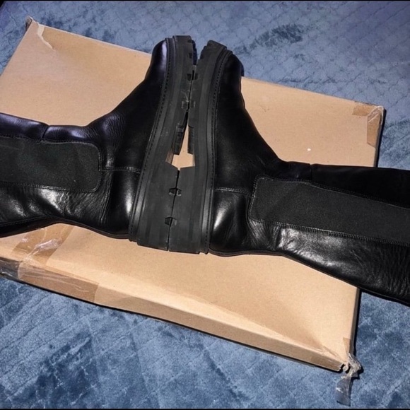 MADEWELL Tall Chelsea Leather Boots w Extended Calf - Picture 4 of 9